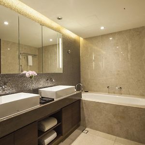 One-Bedroom Deluxe Apartment